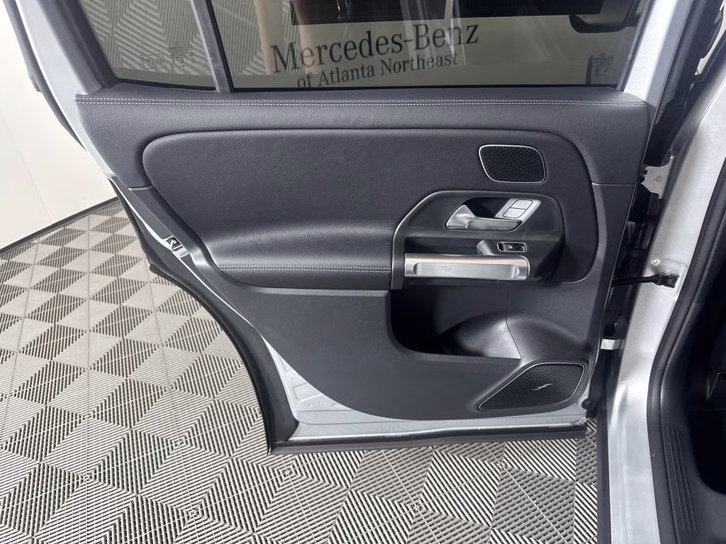 2024 Iridium Silver Metallic Mercedes-Benz GLB GLB 35 AMG AWD SUV