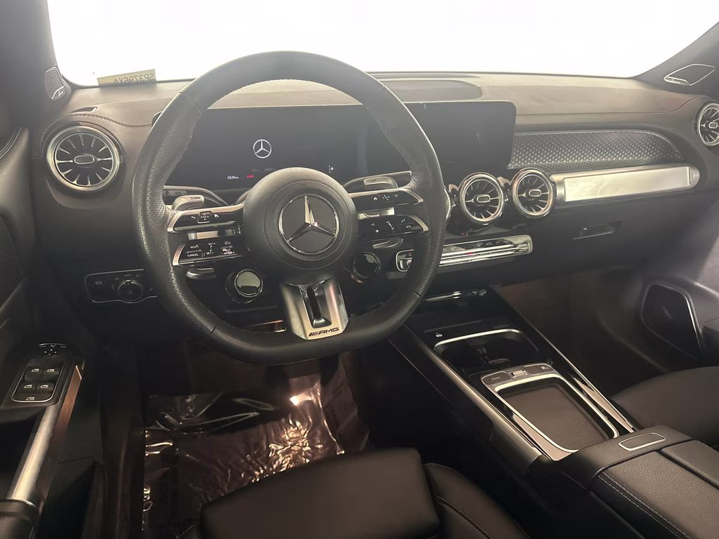 2024 Iridium Silver Metallic Mercedes-Benz GLB GLB 35 AMG AWD SUV