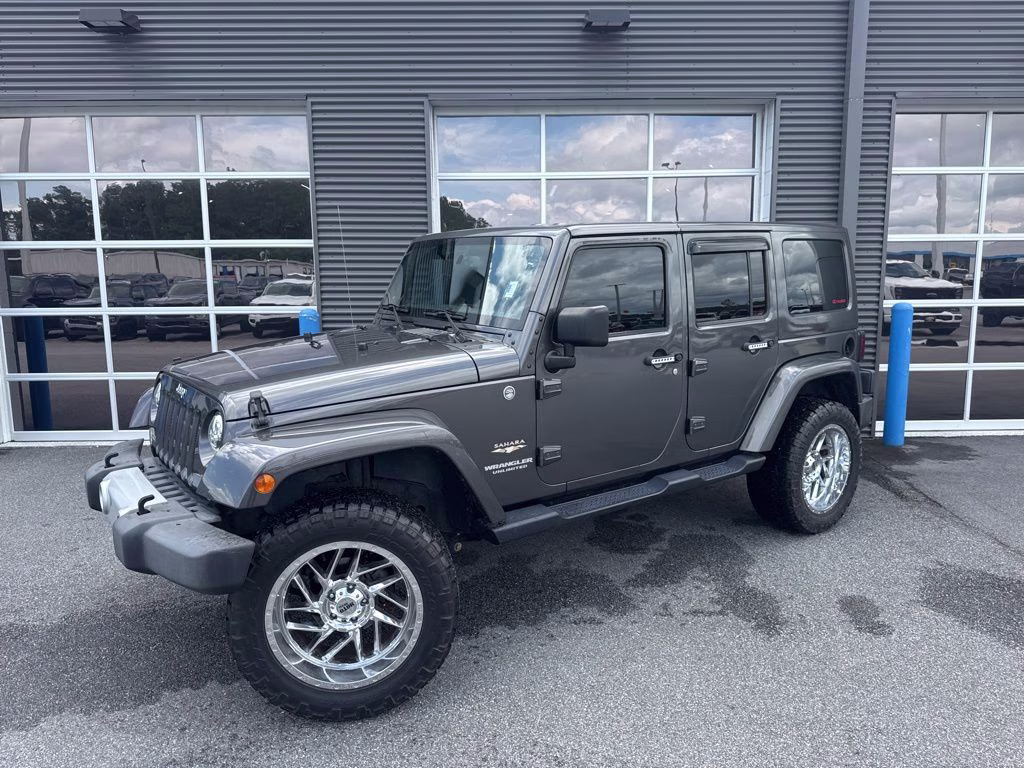 2014 Granite Crystal Metallic Clearcoat Jeep Wrangler Unlimited Sahara 4X4 SUV