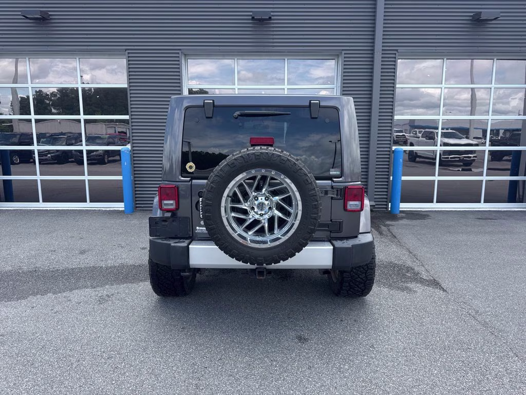 2014 Granite Crystal Metallic Clearcoat Jeep Wrangler Unlimited Sahara 4X4 SUV