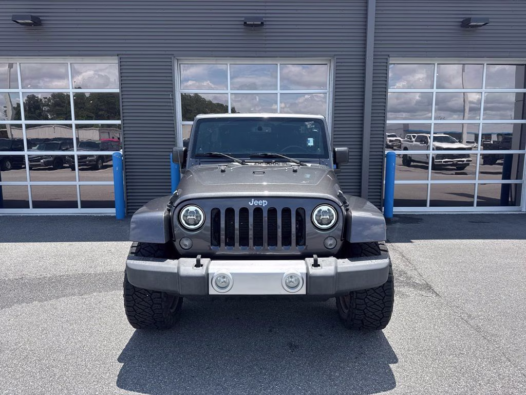 2014 Granite Crystal Metallic Clearcoat Jeep Wrangler Unlimited Sahara 4X4 SUV
