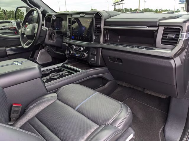 2025 Avalanche Ford Super Duty F-450 DRW Platinum 4X4 Truck