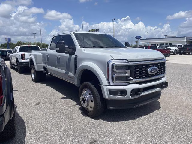 2025 Avalanche Ford Super Duty F-450 DRW Platinum 4X4 Truck