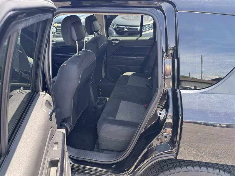 2016 Black Clear Coat Jeep Compass Sport FWD SUV