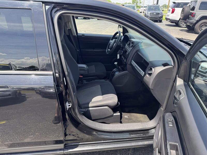 2016 Black Clear Coat Jeep Compass Sport FWD SUV
