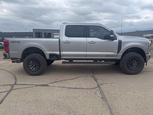 2024 Silver Metallic Ford Super Duty F-350 SRW Lariat 4X4 Truck