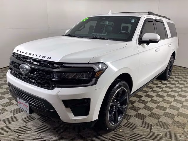 2022 Star White Metallic Tri-Coat Ford Expedition Max Limited 4X4 SUV