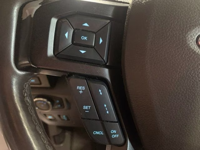 2018 White Platinum Clearcoat Metallic Ford Expedition Max Limited 4X4 SUV