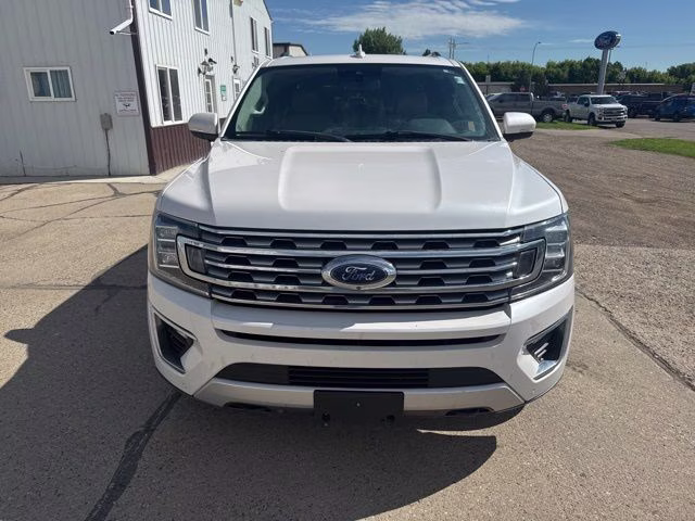 2018 White Platinum Clearcoat Metallic Ford Expedition Max Limited 4X4 SUV
