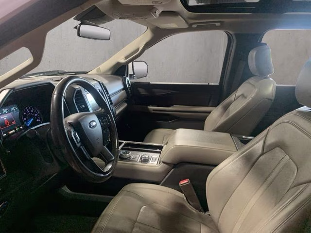 2018 White Platinum Clearcoat Metallic Ford Expedition Max Limited 4X4 SUV