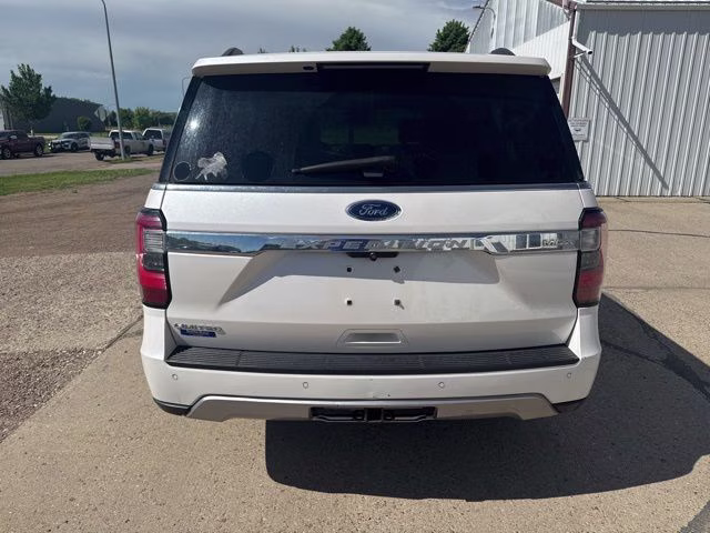 2018 White Platinum Clearcoat Metallic Ford Expedition Max Limited 4X4 SUV