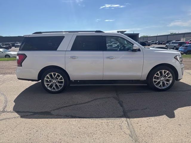 2018 White Platinum Clearcoat Metallic Ford Expedition Max Limited 4X4 SUV
