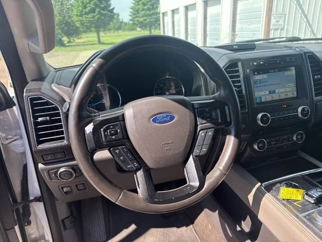 2018 White Platinum Clearcoat Metallic Ford Expedition Max Limited 4X4 SUV