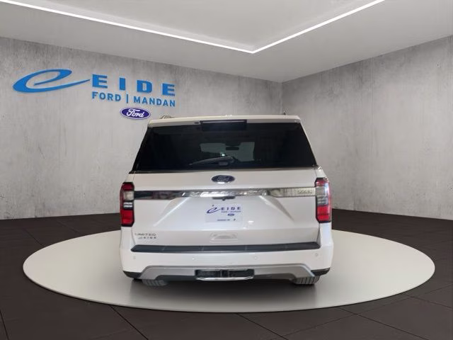 2018 White Platinum Clearcoat Metallic Ford Expedition Max Limited 4X4 SUV