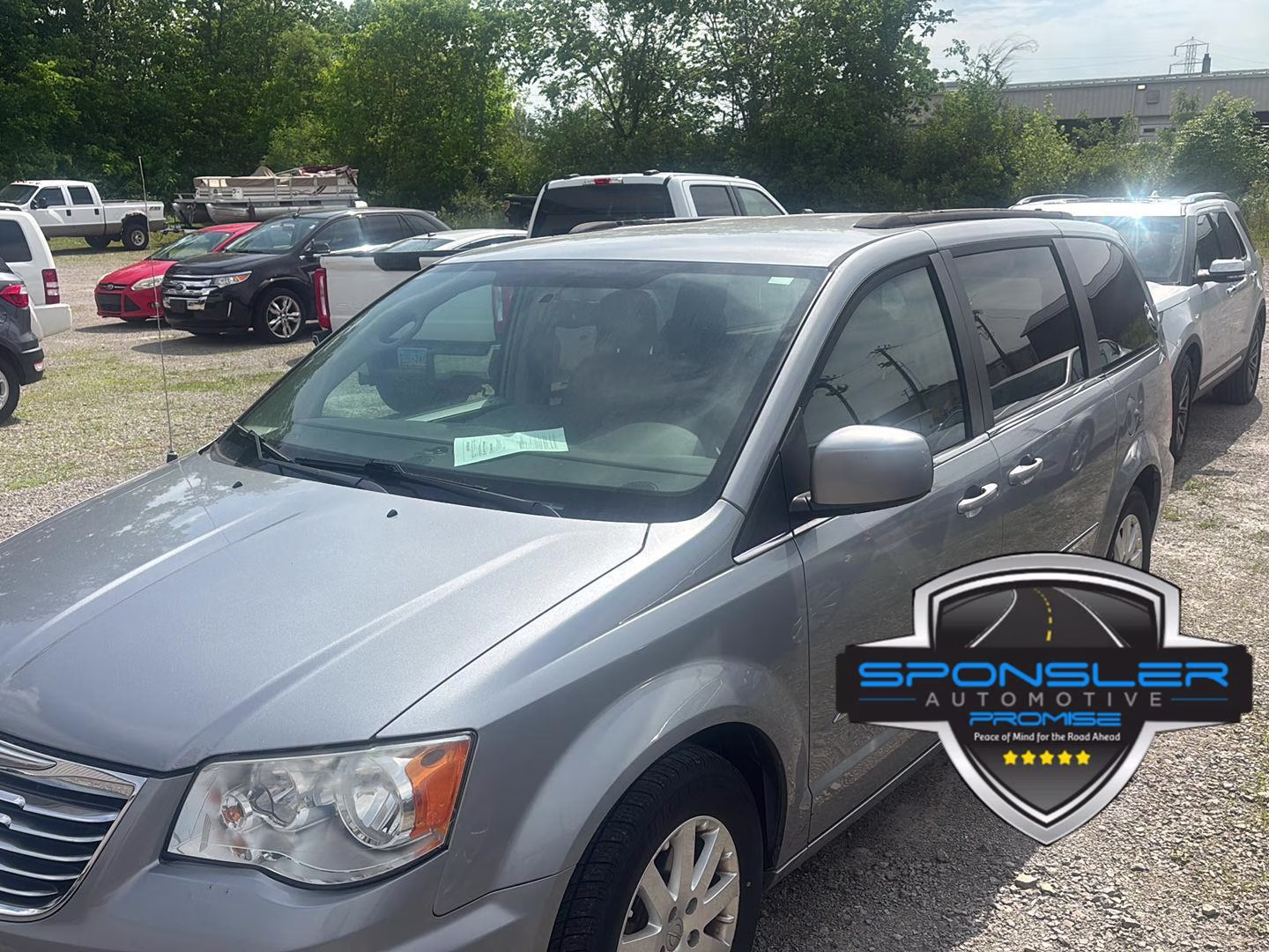 2015 Chrysler Town & Country Touring's photo