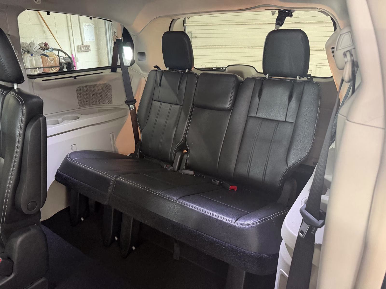 2015 Billet Silver Metallic Clearcoat Chrysler Town & Country Touring FWD Van