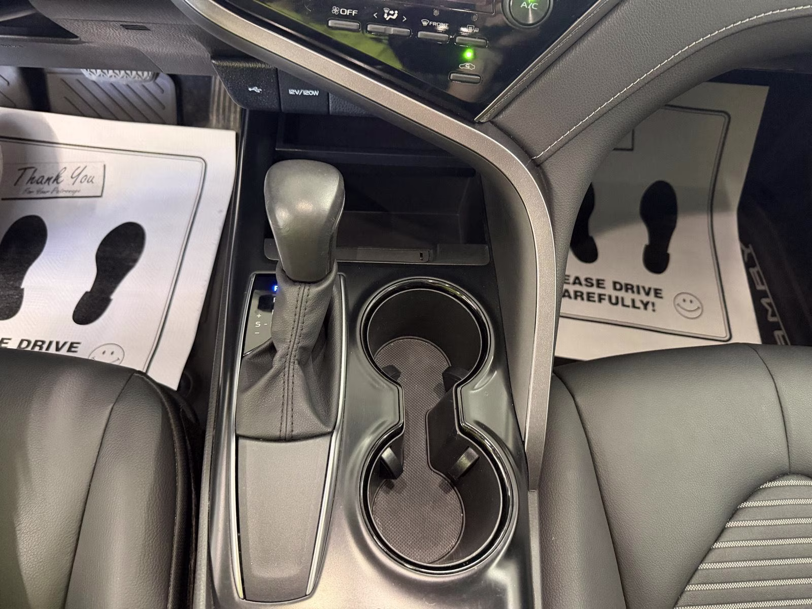 2020 Celestial Silver Metallic Toyota Camry SE FWD Sedan