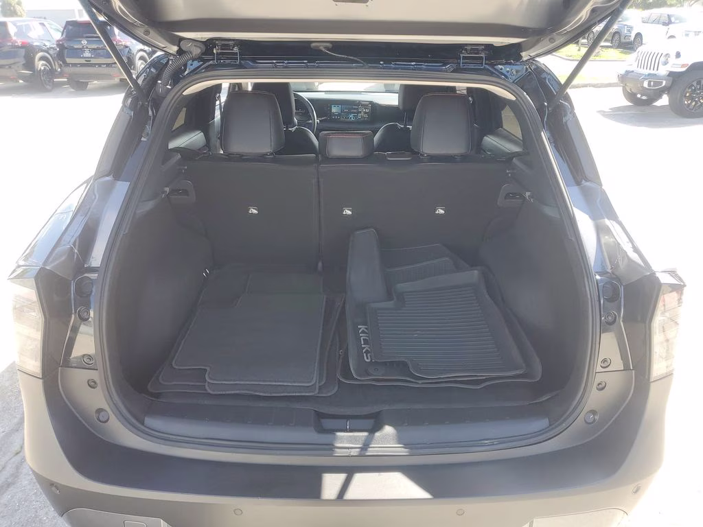 2025 Gun Metallic/Super Black Nissan Kicks SR FWD SUV
