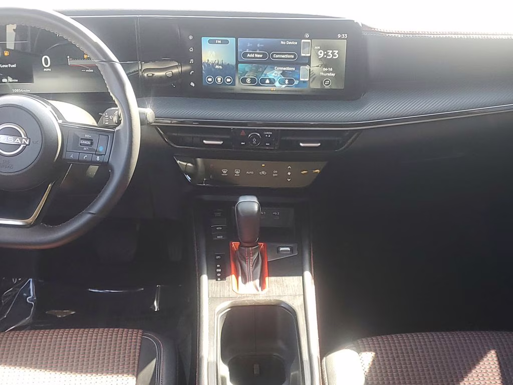 2025 Gun Metallic/Super Black Nissan Kicks SR FWD SUV