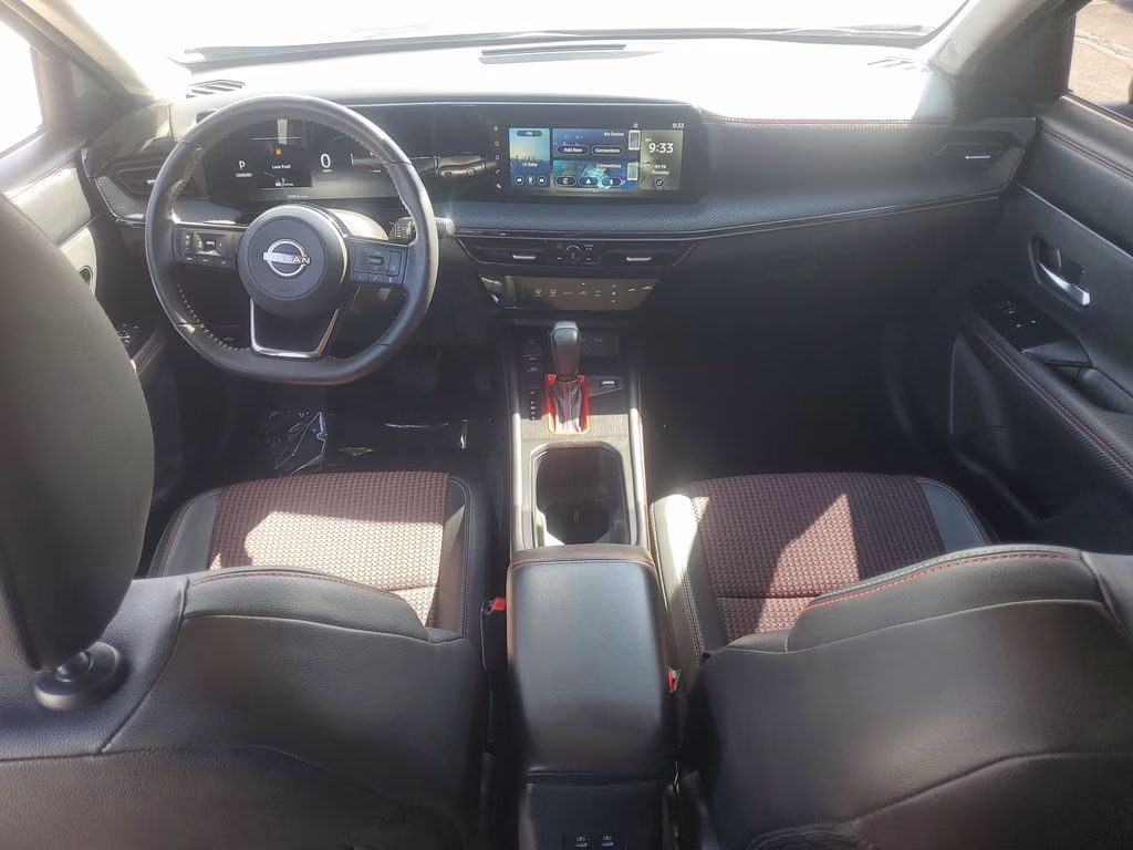 2025 Gun Metallic/Super Black Nissan Kicks SR FWD SUV