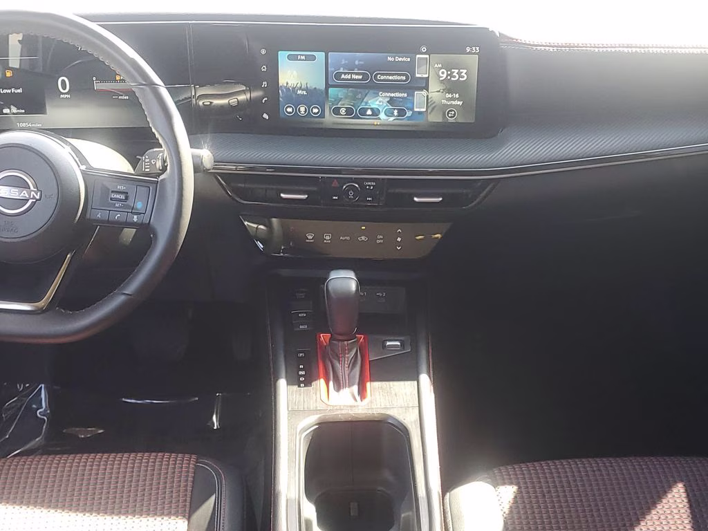 2025 Gun Metallic/Super Black Nissan Kicks SR FWD SUV