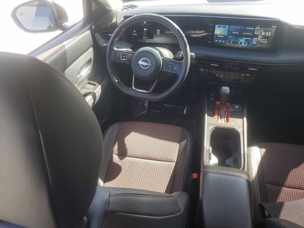 2025 Gun Metallic/Super Black Nissan Kicks SR FWD SUV