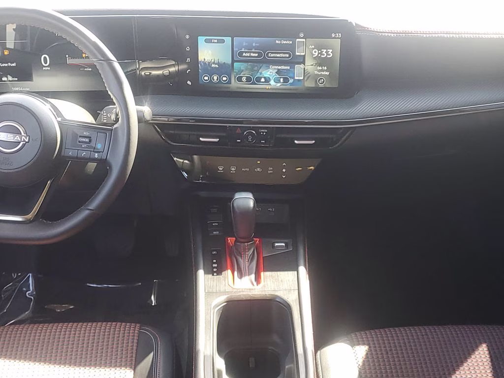 2025 Gun Metallic/Super Black Nissan Kicks SR FWD SUV