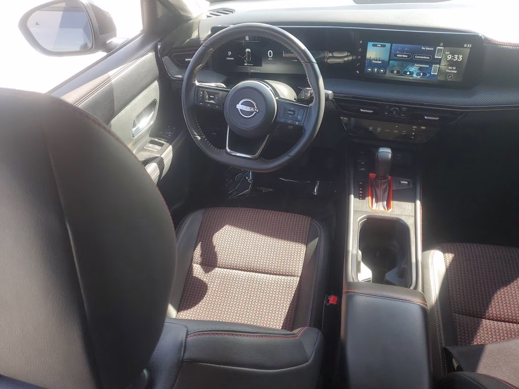 2025 Gun Metallic/Super Black Nissan Kicks SR FWD SUV