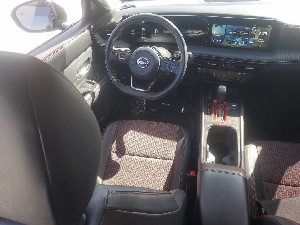 2025 Gun Metallic/Super Black Nissan Kicks SR FWD SUV