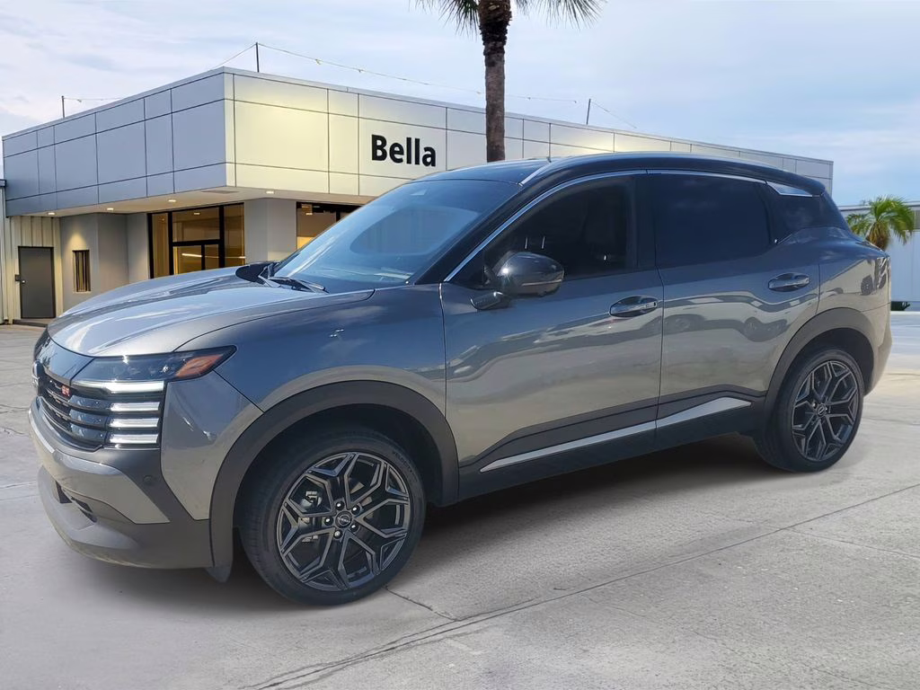 2025 Gun Metallic/Super Black Nissan Kicks SR FWD SUV