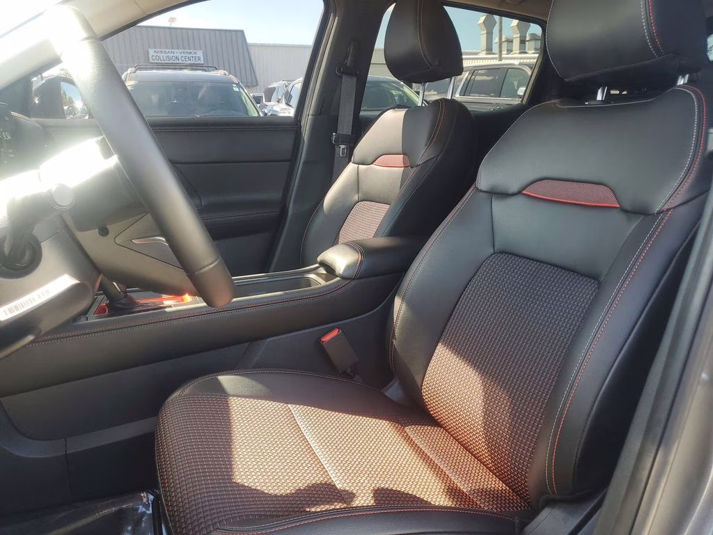 2025 Gun Metallic/Super Black Nissan Kicks SR FWD SUV