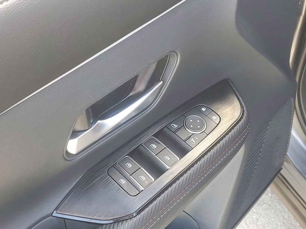 2025 Gun Metallic/Super Black Nissan Kicks SR FWD SUV