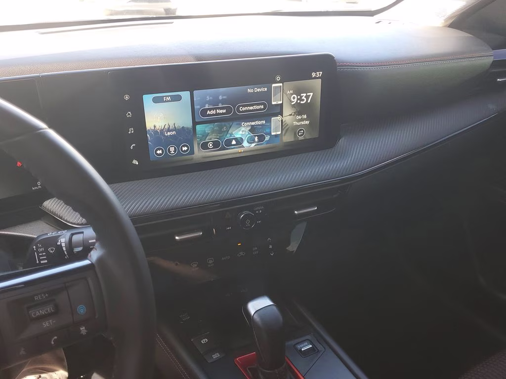 2025 Gun Metallic/Super Black Nissan Kicks SR FWD SUV