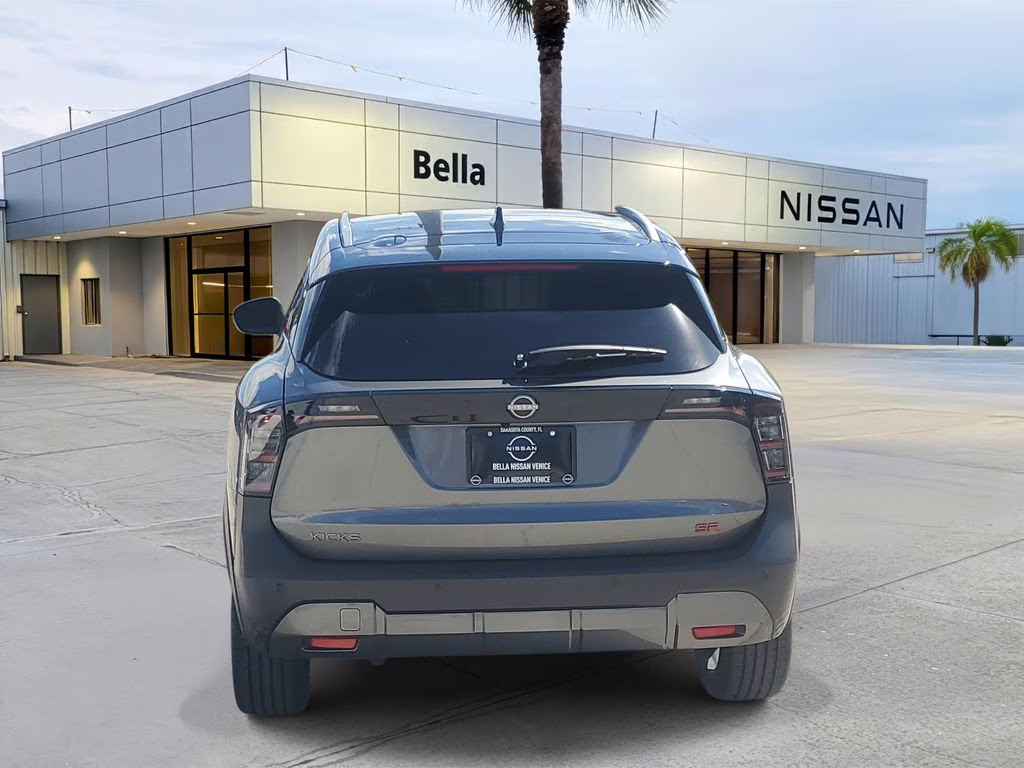 2025 Gun Metallic/Super Black Nissan Kicks SR FWD SUV