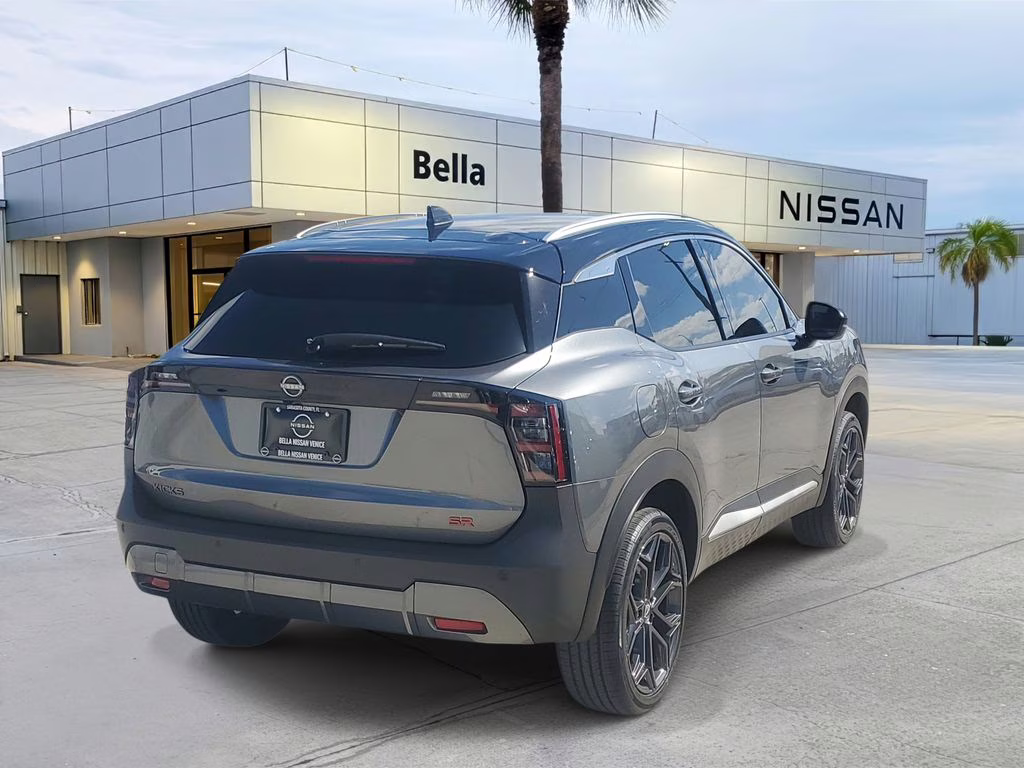 2025 Gun Metallic/Super Black Nissan Kicks SR FWD SUV