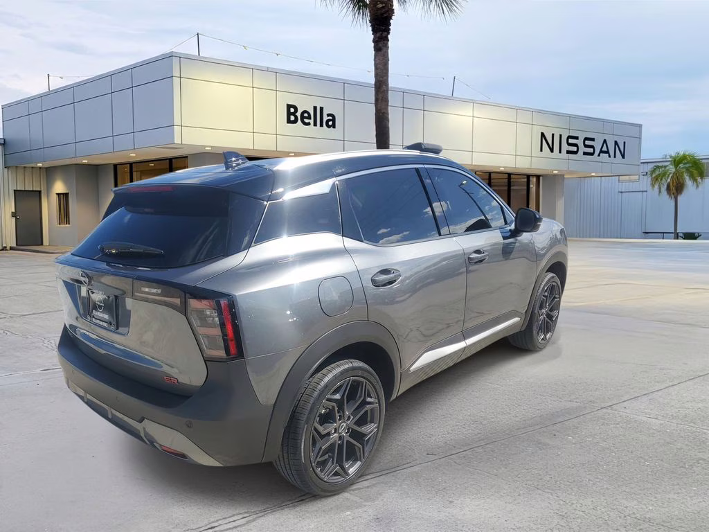 2025 Gun Metallic/Super Black Nissan Kicks SR FWD SUV