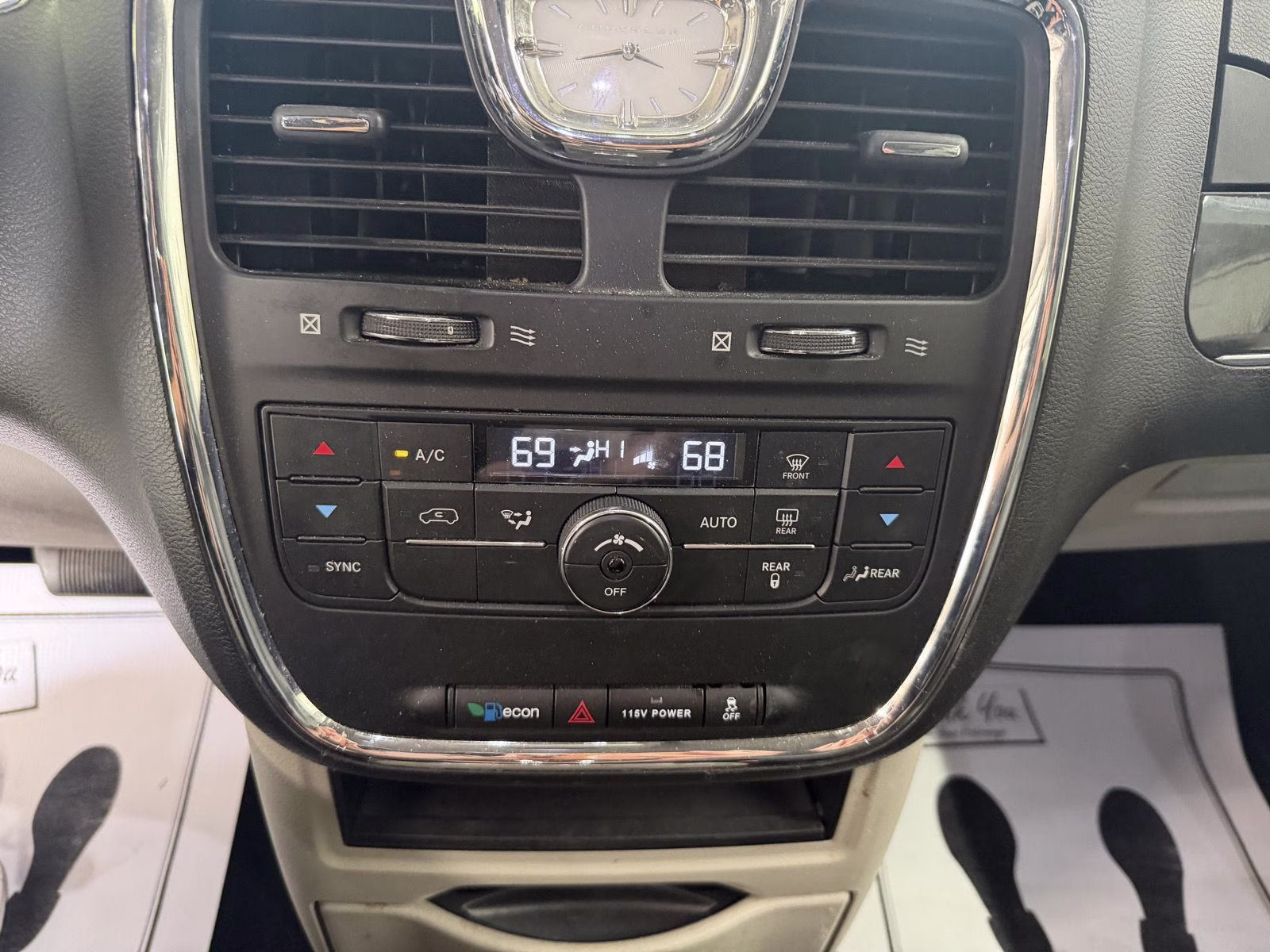 2015 Billet Silver Metallic Clearcoat Chrysler Town & Country Touring FWD Van