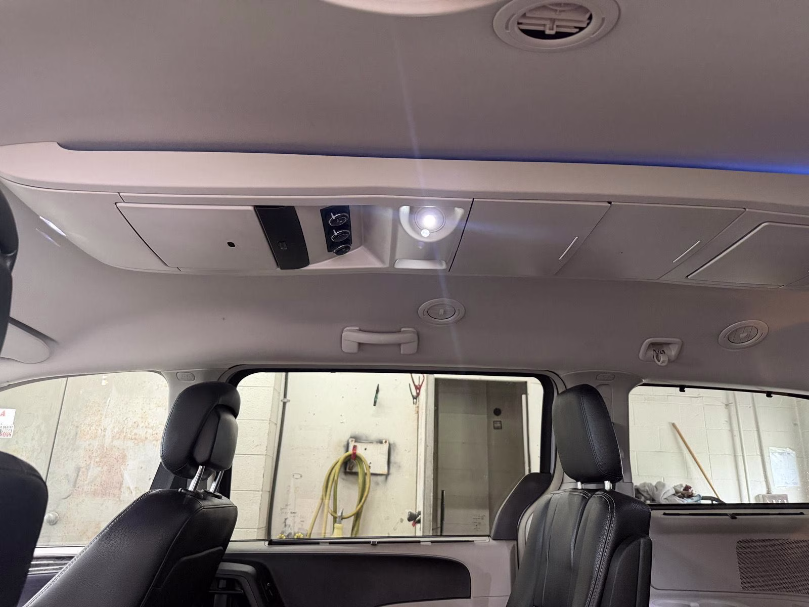 2015 Billet Silver Metallic Clearcoat Chrysler Town & Country Touring FWD Van