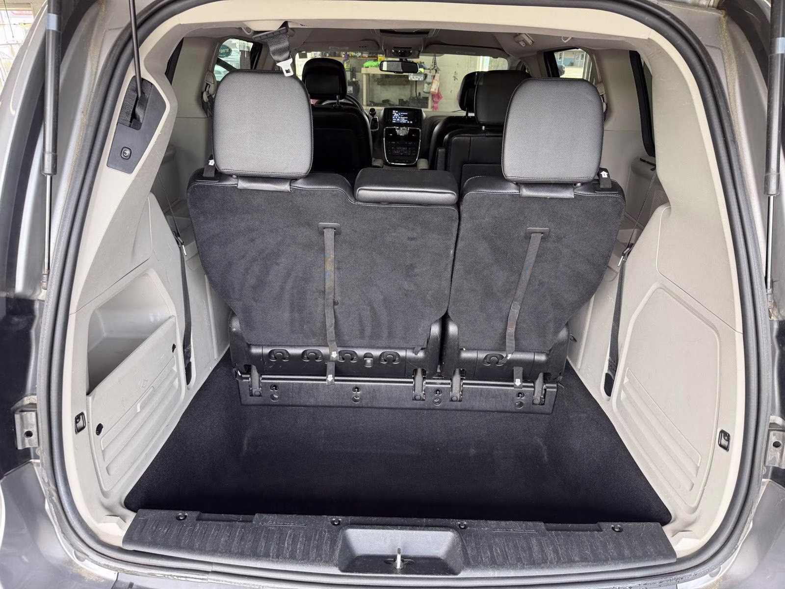 2015 Billet Silver Metallic Clearcoat Chrysler Town & Country Touring FWD Van
