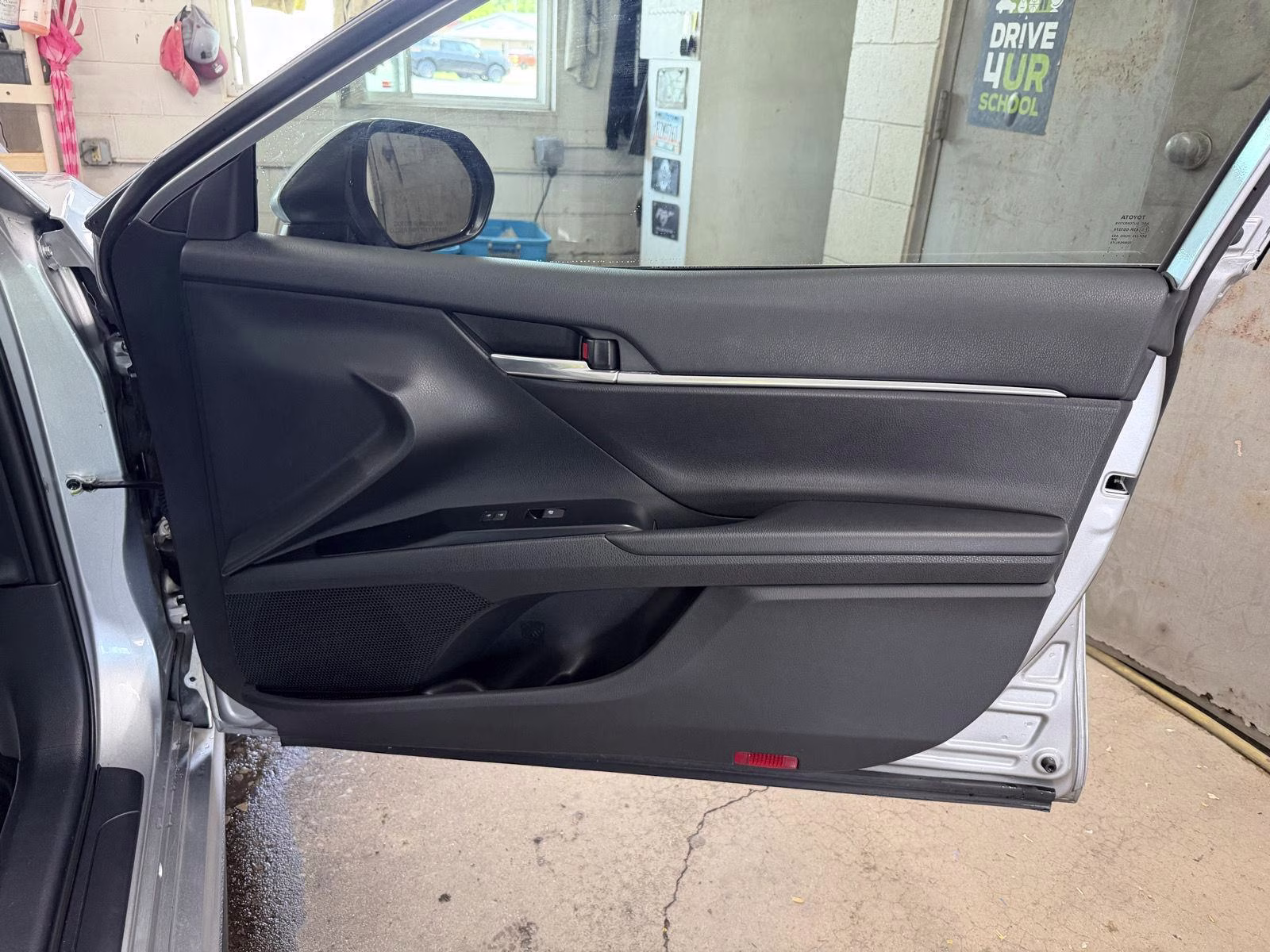 2020 Celestial Silver Metallic Toyota Camry SE FWD Sedan