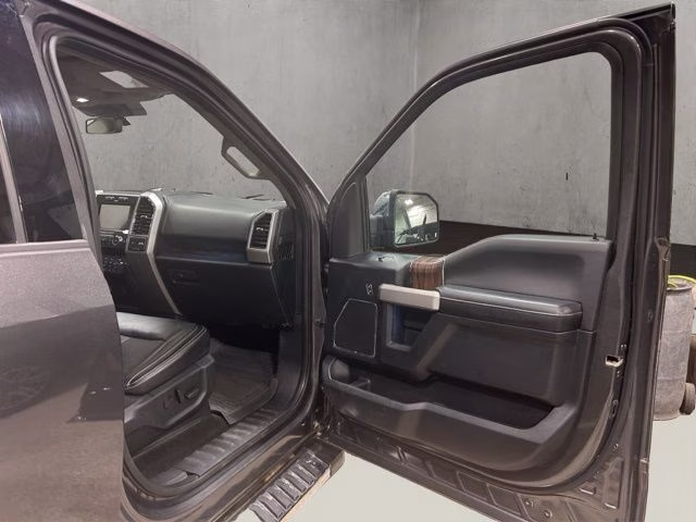 2019 Magnetic Metallic Ford F-150 Lariat 4X4 Truck