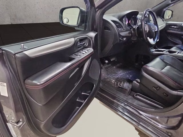 2019 Granite Pearlcoat Dodge Grand Caravan GT FWD Van