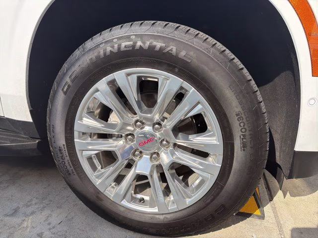 2025 Summit White GMC Yukon XL Denali RWD SUV