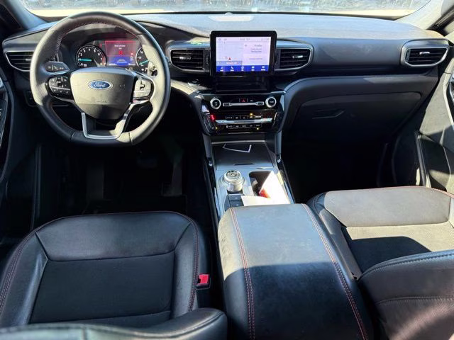 2022 Star White Metallic Tri-Coat Ford Explorer ST-Line 4X4 SUV