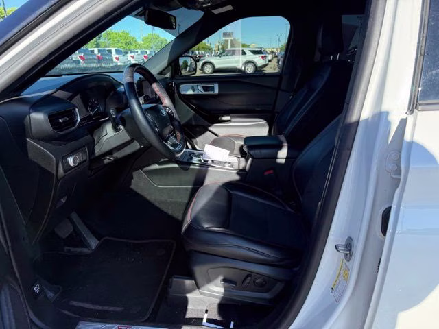 2022 Star White Metallic Tri-Coat Ford Explorer ST-Line 4X4 SUV