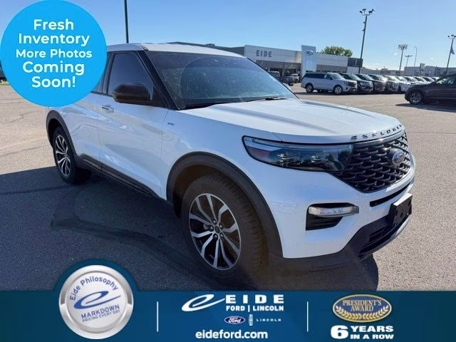 2022 Star White Metallic Tri-Coat Ford Explorer ST-Line 4X4 SUV