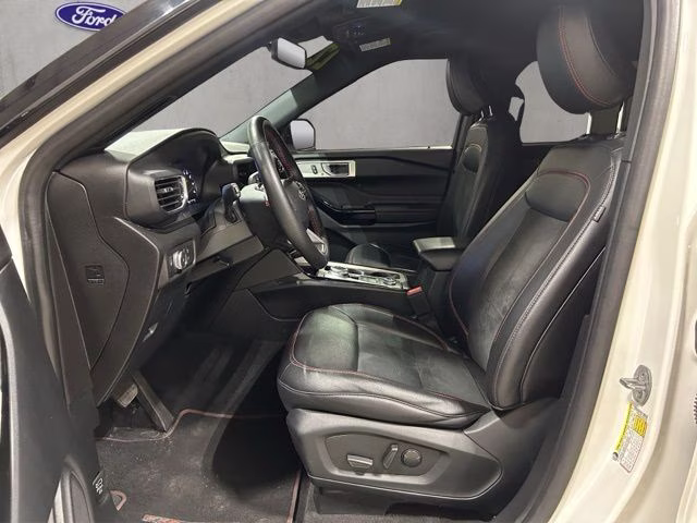 2022 Star White Metallic Tri-Coat Ford Explorer ST-Line 4X4 SUV