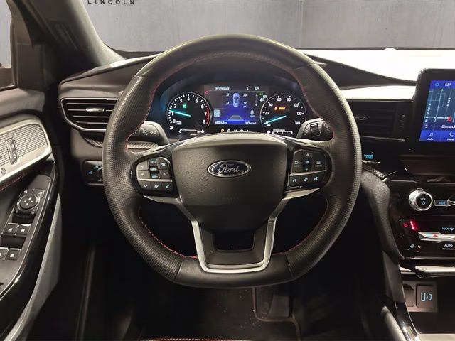 2022 Star White Metallic Tri-Coat Ford Explorer ST-Line 4X4 SUV