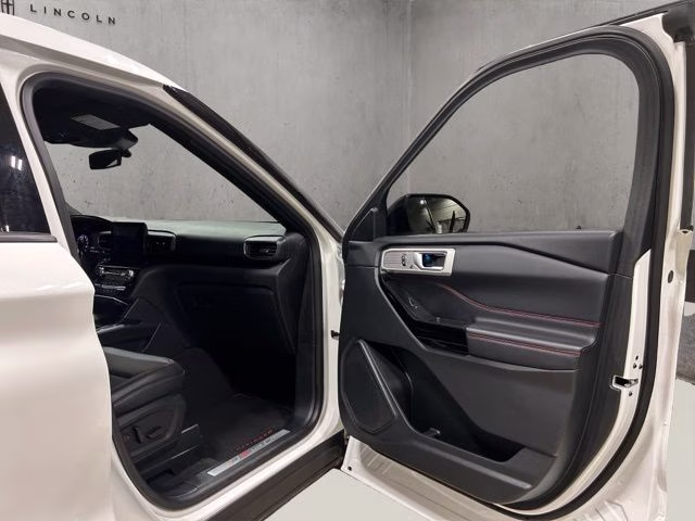 2022 Star White Metallic Tri-Coat Ford Explorer ST-Line 4X4 SUV