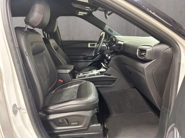 2022 Star White Metallic Tri-Coat Ford Explorer ST-Line 4X4 SUV